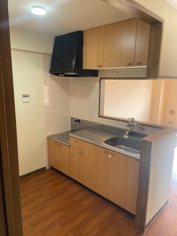 キッチン　冷蔵庫おいても、広々です。