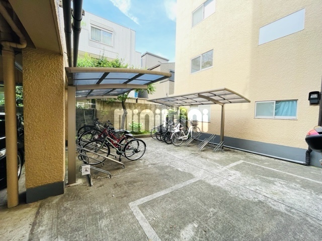 その他共有部分　駐輪場も完備♪