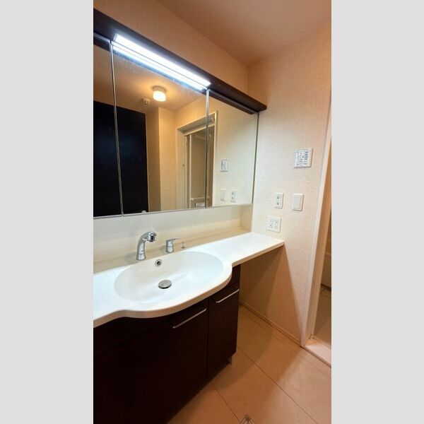 洗面設備　洗面室