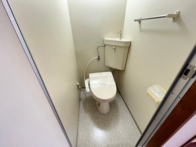 トイレ　別号室の写真です