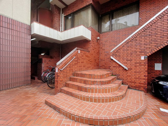 エントランス　とても大きな物件です