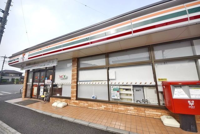 コンビニ　セブンイレブン草加中根2丁目店（コンビニ）まで930m