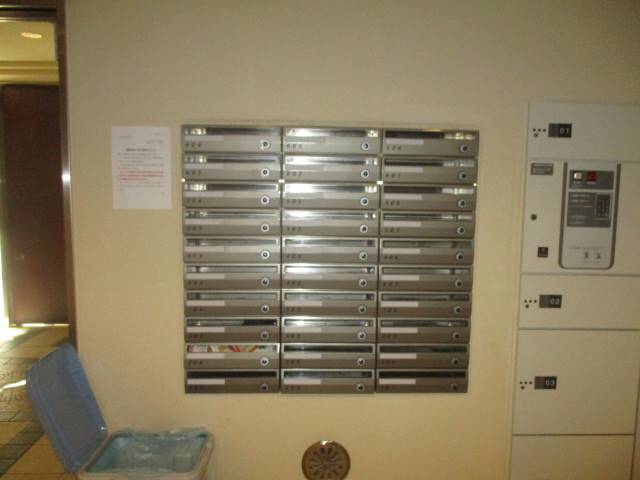 エントランス　ポスト