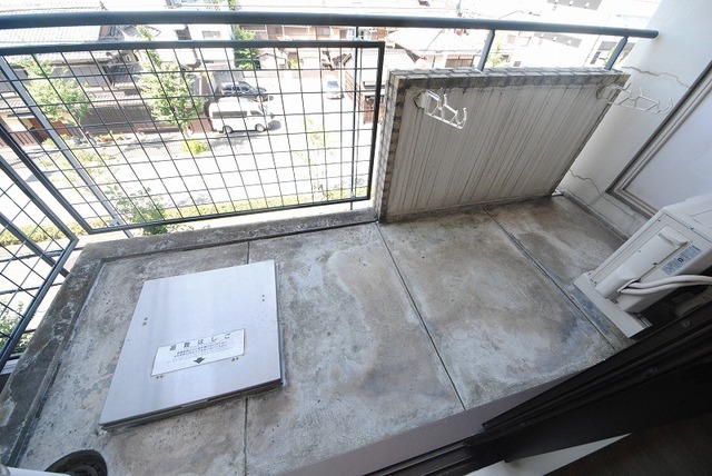 バルコニー　写真は４０１号室