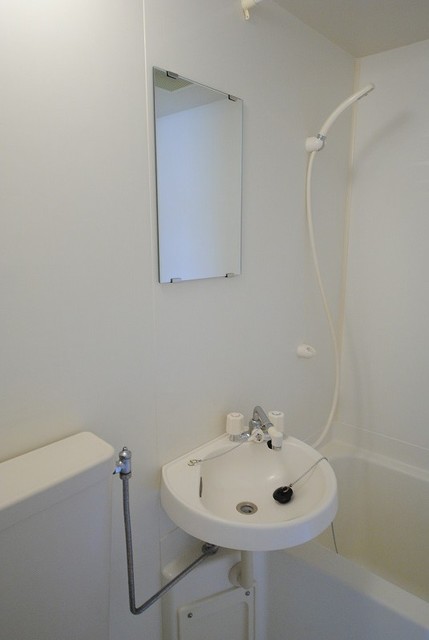 洗面設備　写真は４０１号室