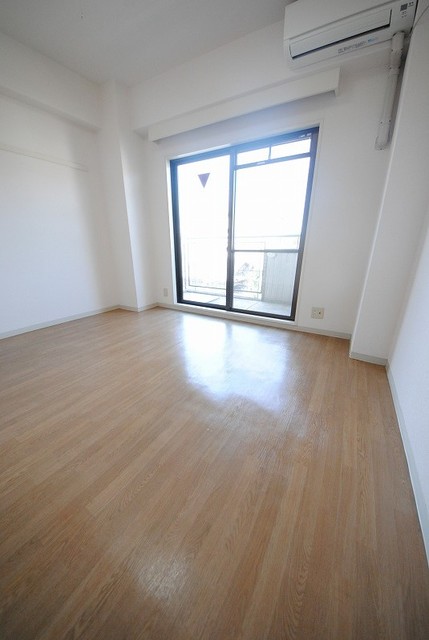 居室・リビング　写真は４０１号室