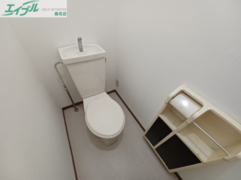 トイレ　同物件別室反転タイプ画像