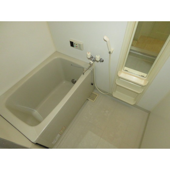 バス・シャワールーム　反転タイプになります。