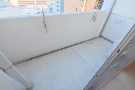 バルコニー　風通しの良いバルコニー。洗濯物もよく乾きそうです。