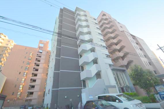 建物外観　存在感のある外観は落ちついた色合いで、堂々としていますね。