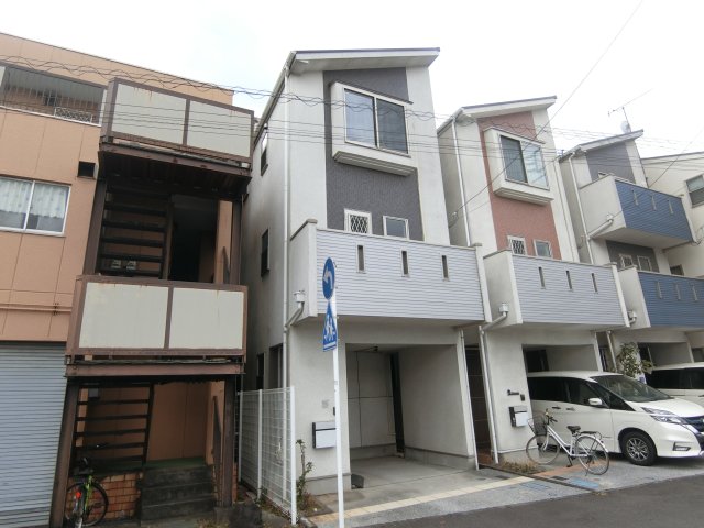 建物外観　2009年完成一戸建て♪