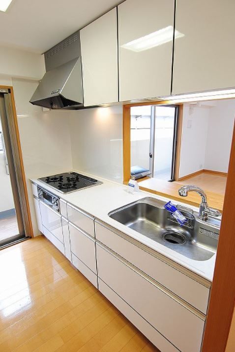キッチン　（別タイプ参考写真）コンフォリア板橋仲宿　板橋区仲宿