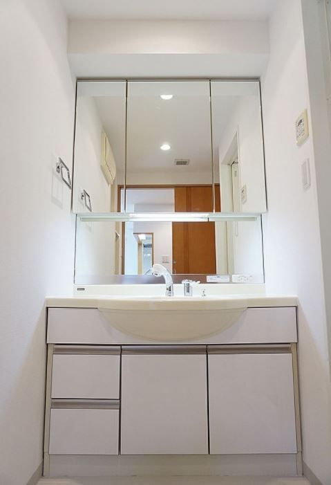 洗面設備　（別タイプ参考写真）コンフォリア板橋仲宿　板橋区仲宿