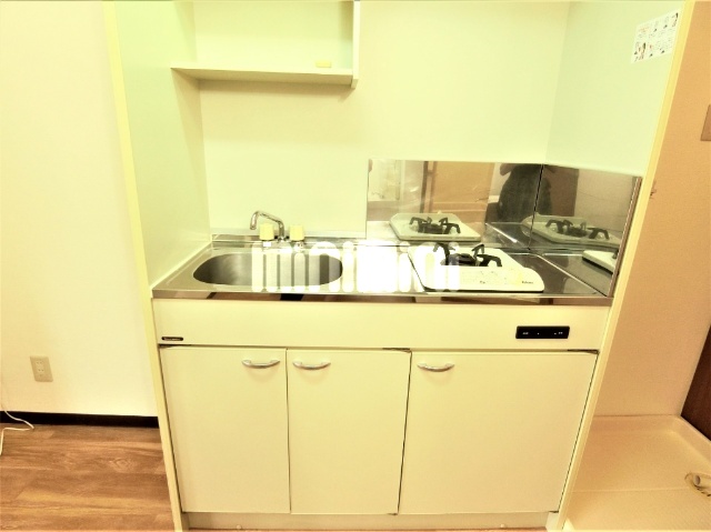 キッチン　※室内写真は別室サンプル。