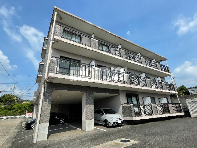 建物外観　日当たりの良い建物です。