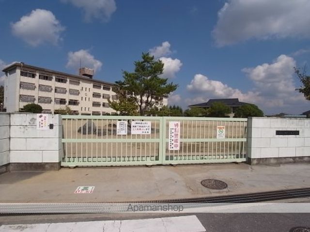 小学校　奈良市立西大寺北小学校（小学校）まで992m