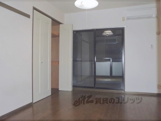 居室・リビング　居室