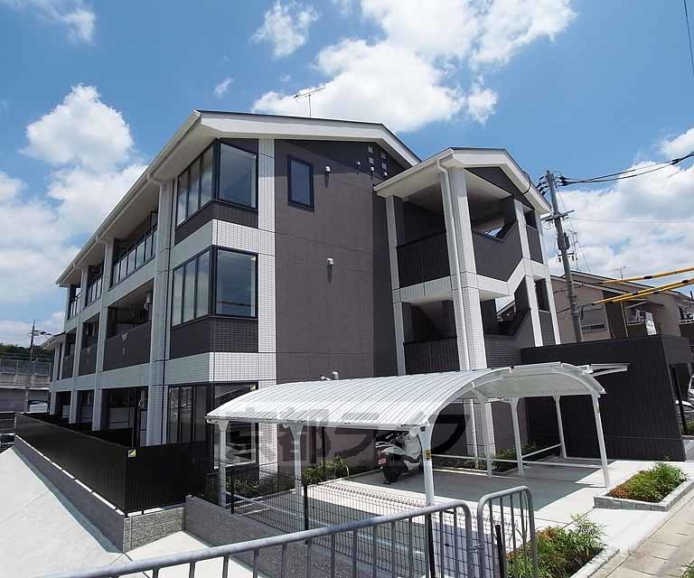 建物外観　便利な立地でありながら、のどかな雰囲気です。