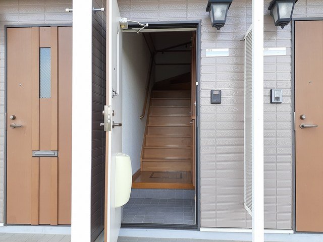 玄関　落ち着いた玄関です