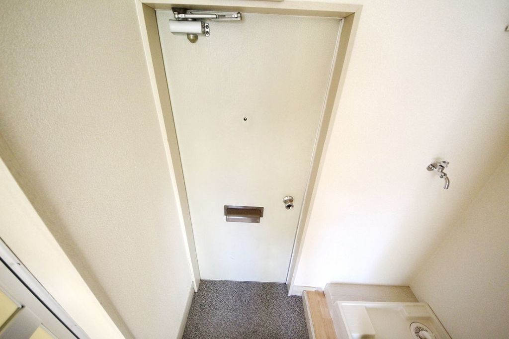 玄関　バルコニー