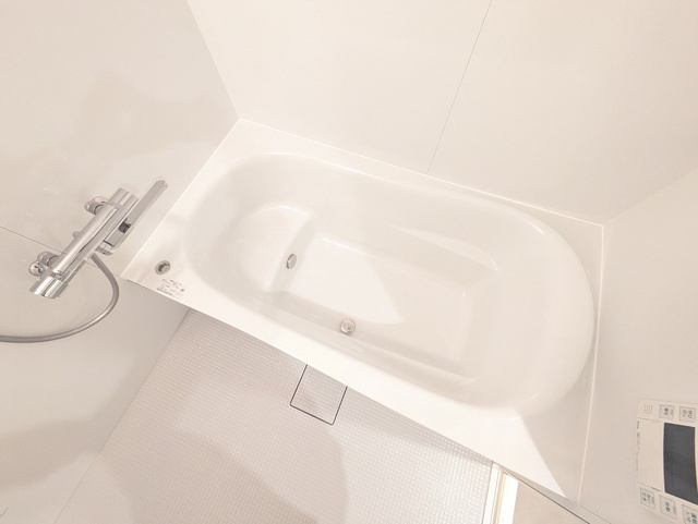 バス・シャワールーム　浴槽　追い焚き付