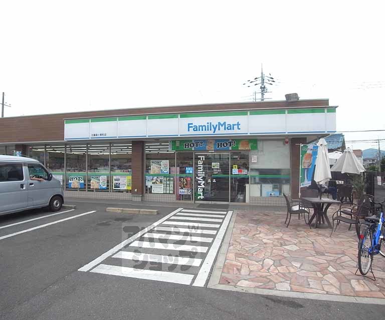 コンビニ　ファミリーマート太秦森ヶ東町店（コンビニ）まで450m