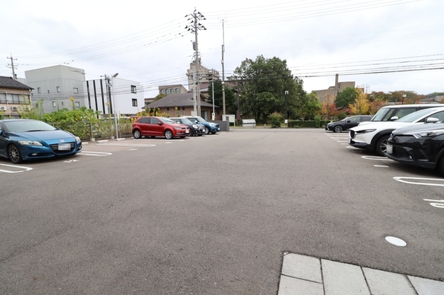 駐車場　駐車場