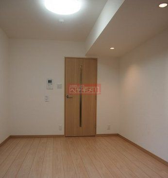 居室・リビング　玄関