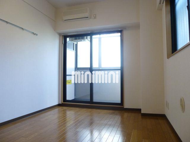 その他部屋・スペース　角部屋なので窓が２つあります。