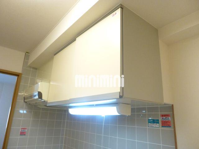 その他部屋・スペース　キッチン上部には何かと便利な収納があります。