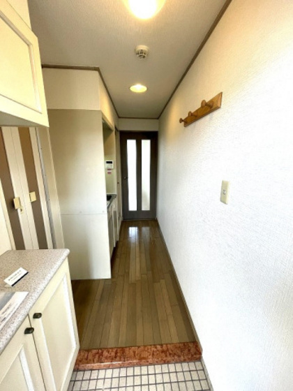 玄関　※他部屋の写真です。