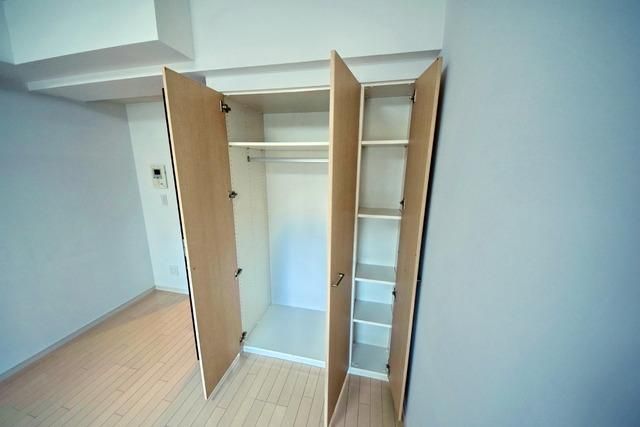 収納　★洋室にある収納は奥行もありゆったりしています★
