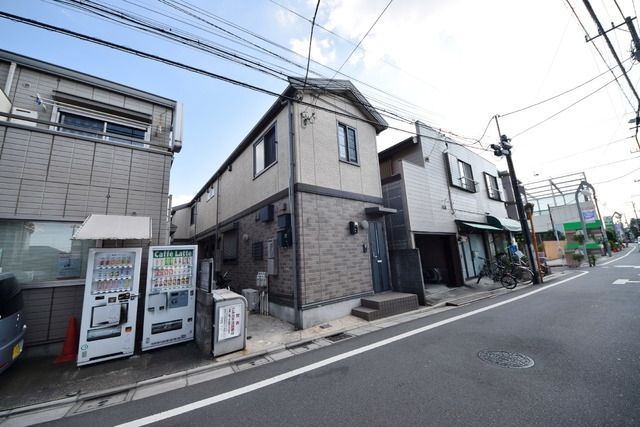 建物外観　★駅から一本道で帰れます★