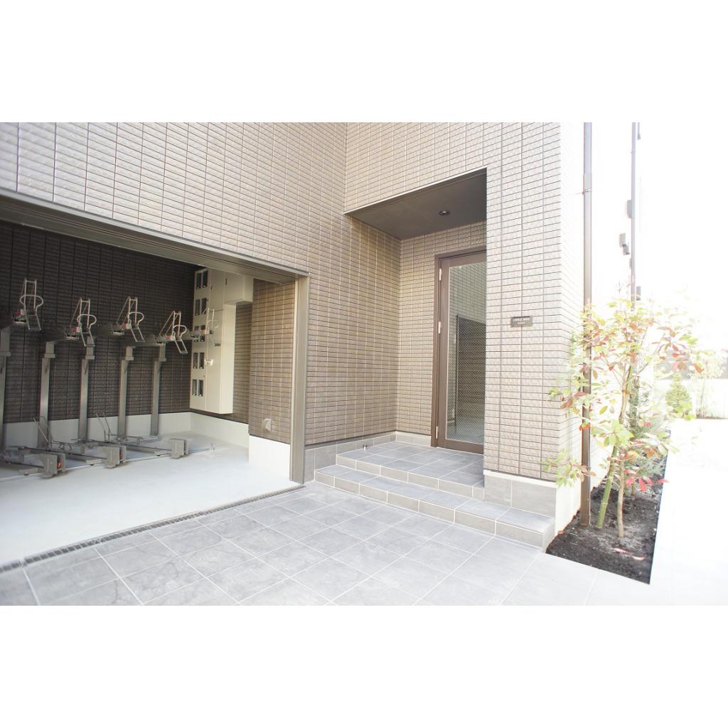 エントランス　東棟のエントランスです！