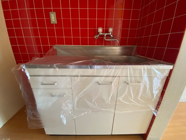 キッチン　壁付けキッチンでスペースを最大限有効活用できます！