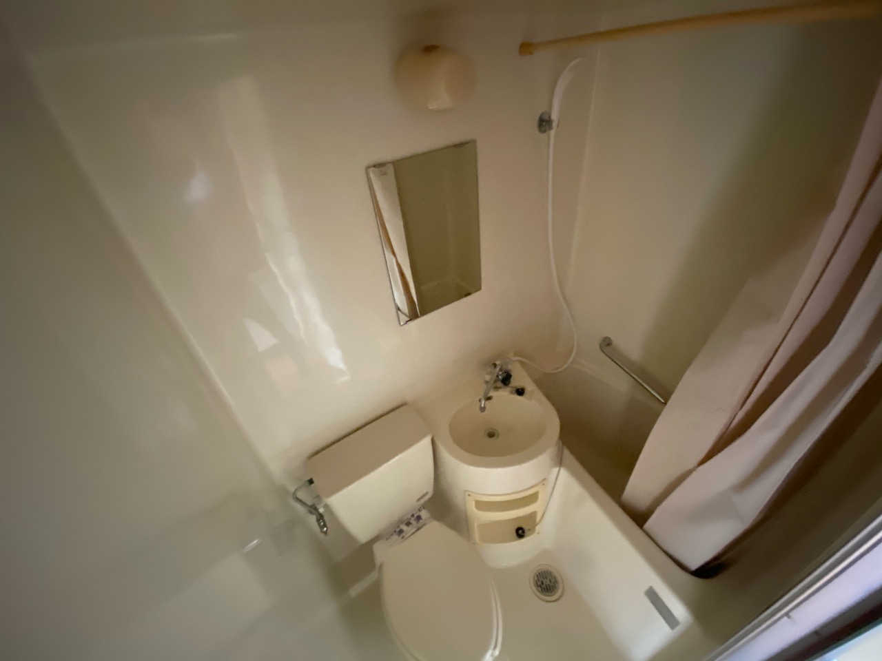 バス・シャワールーム　シンプルで機能的なユニットバスです！