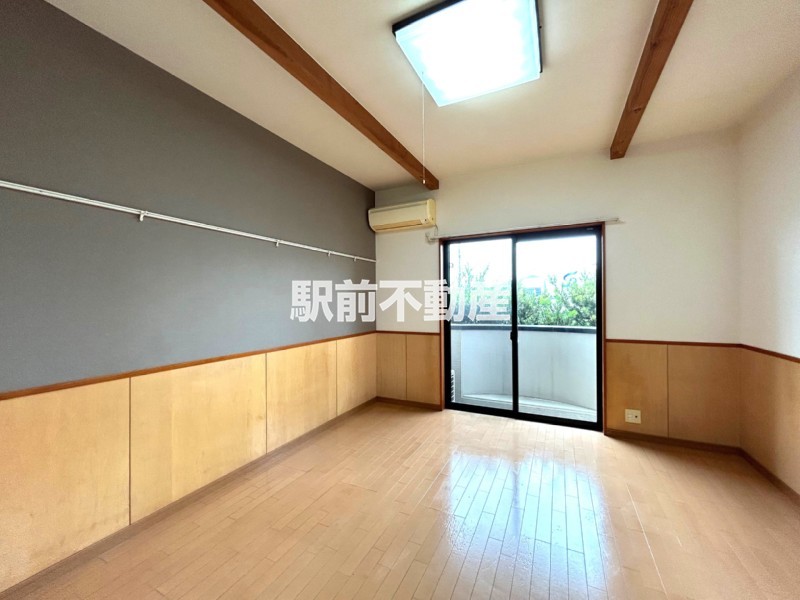 居室・リビング　エアコン付です♪