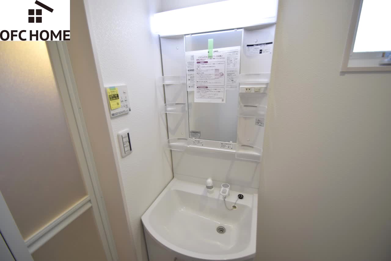 洗面設備　写真は同シリーズの物で代用してます。