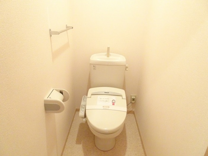 トイレ　温水洗浄暖房便座