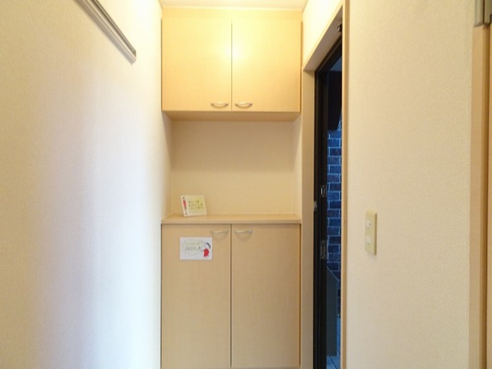 収納　トールタイプのシューズボックス