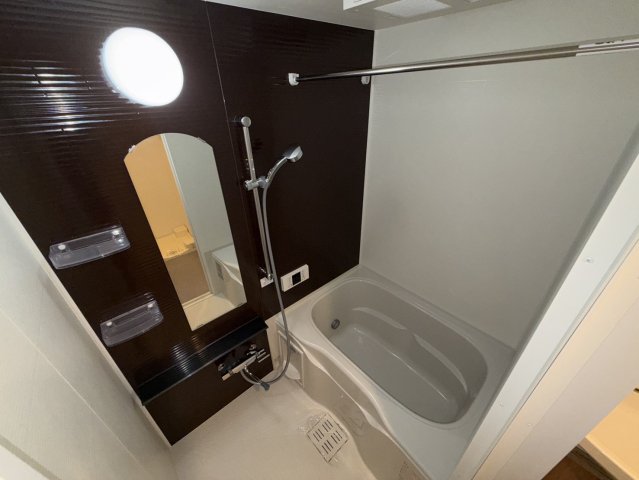 バス・シャワールーム　同物件別部屋写真