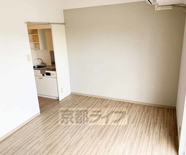 居室・リビング　阪急西京極駅徒歩４分