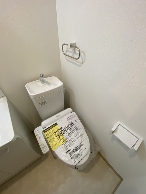 トイレ　洗浄便座付ですよ。