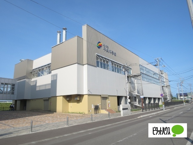 中学校　旭川市立中央中学校（中学校）まで1066m