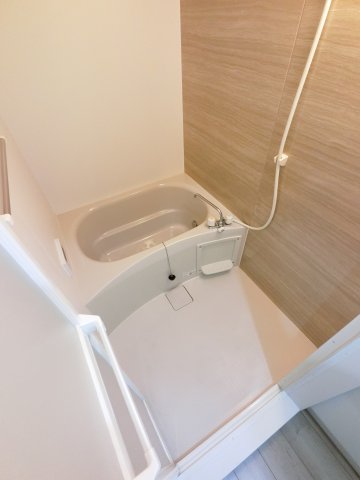 バス・シャワールーム　※同タイプ・別物件のお写真です