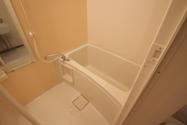 バス・シャワールーム　※別室の参考写真の為、現況優先です。