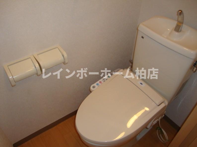 トイレ　清潔感のあるトイレです