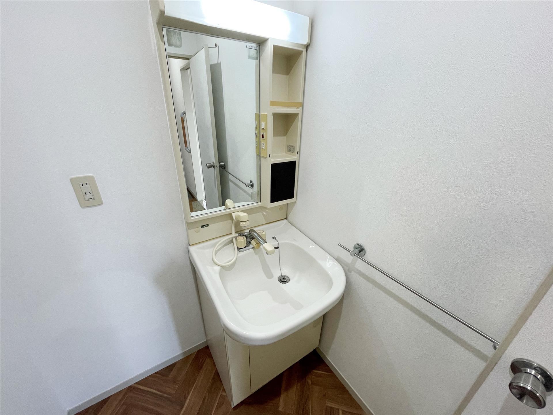 洗面設備　洗面化粧台