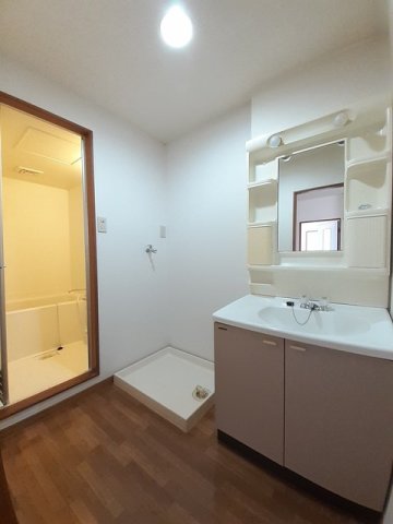 洗面設備　使いやすい洗面所です