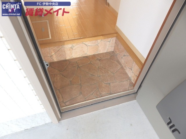 玄関　同型参考写真